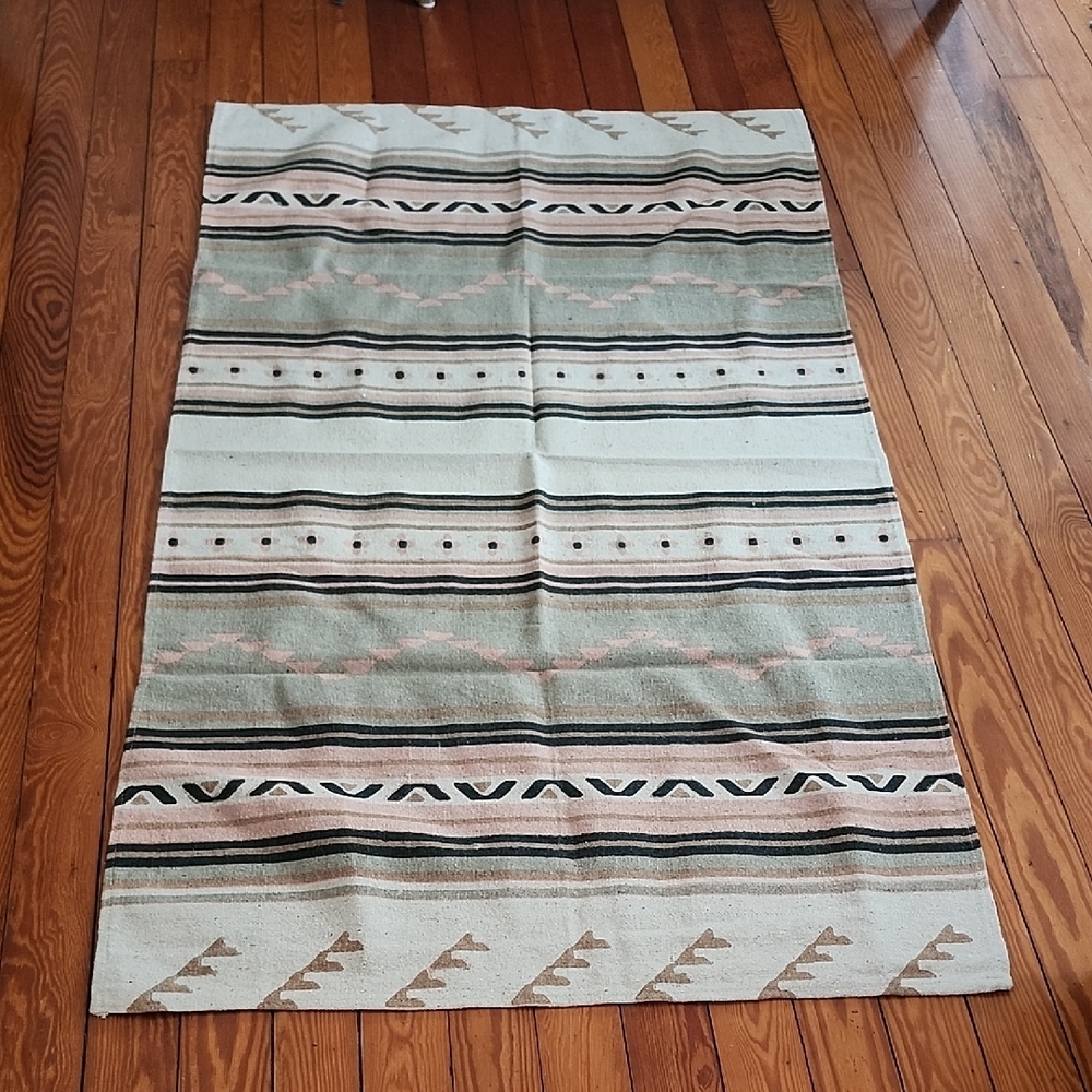 Southwestern Aztec Patterned Area Rug 5x3